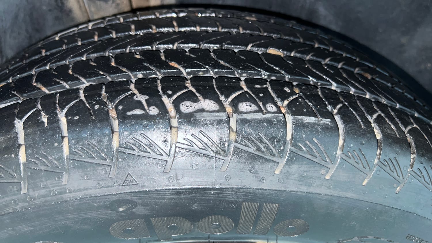 Used 2023 Maruti Suzuki Grand Vitara Zeta Smart Hybrid AT Petrol Automatic tyres RIGHT REAR TYRE TREAD VIEW