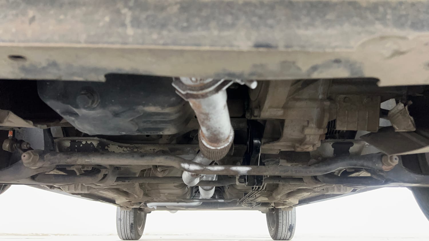 Used 2019 Tata Tigor Revotron XZA Petrol Automatic extra FRONT LEFT UNDERBODY VIEW