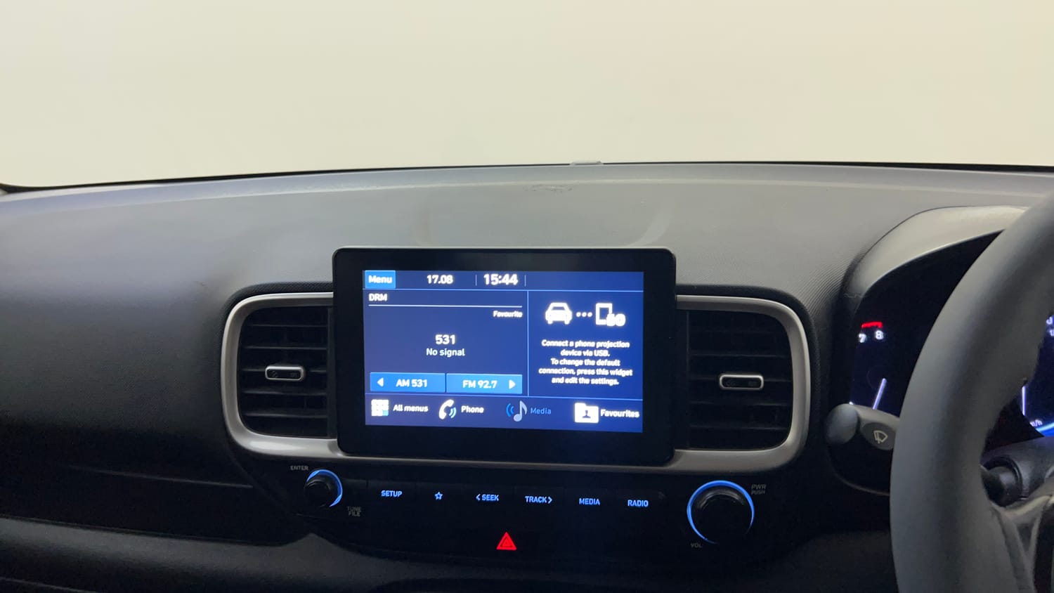 Used 2020 Hyundai Venue SX 1.0 Turbo Petrol Manual top_features Touch screen infotainment system