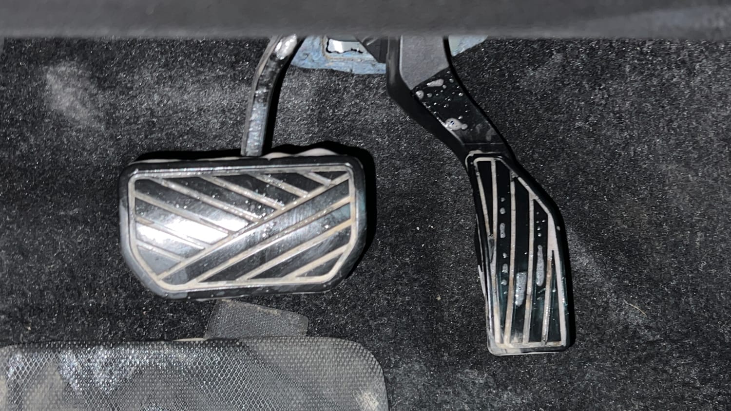 Used 2023 Maruti Suzuki Grand Vitara Zeta Smart Hybrid AT Petrol Automatic interior PEDALS VIEW
