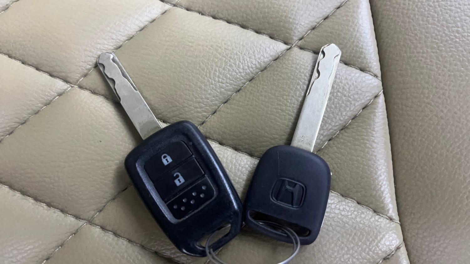 Used 2018 Honda Amaze 1.2 S MT Petrol Petrol Manual extra CAR KEY VIEW