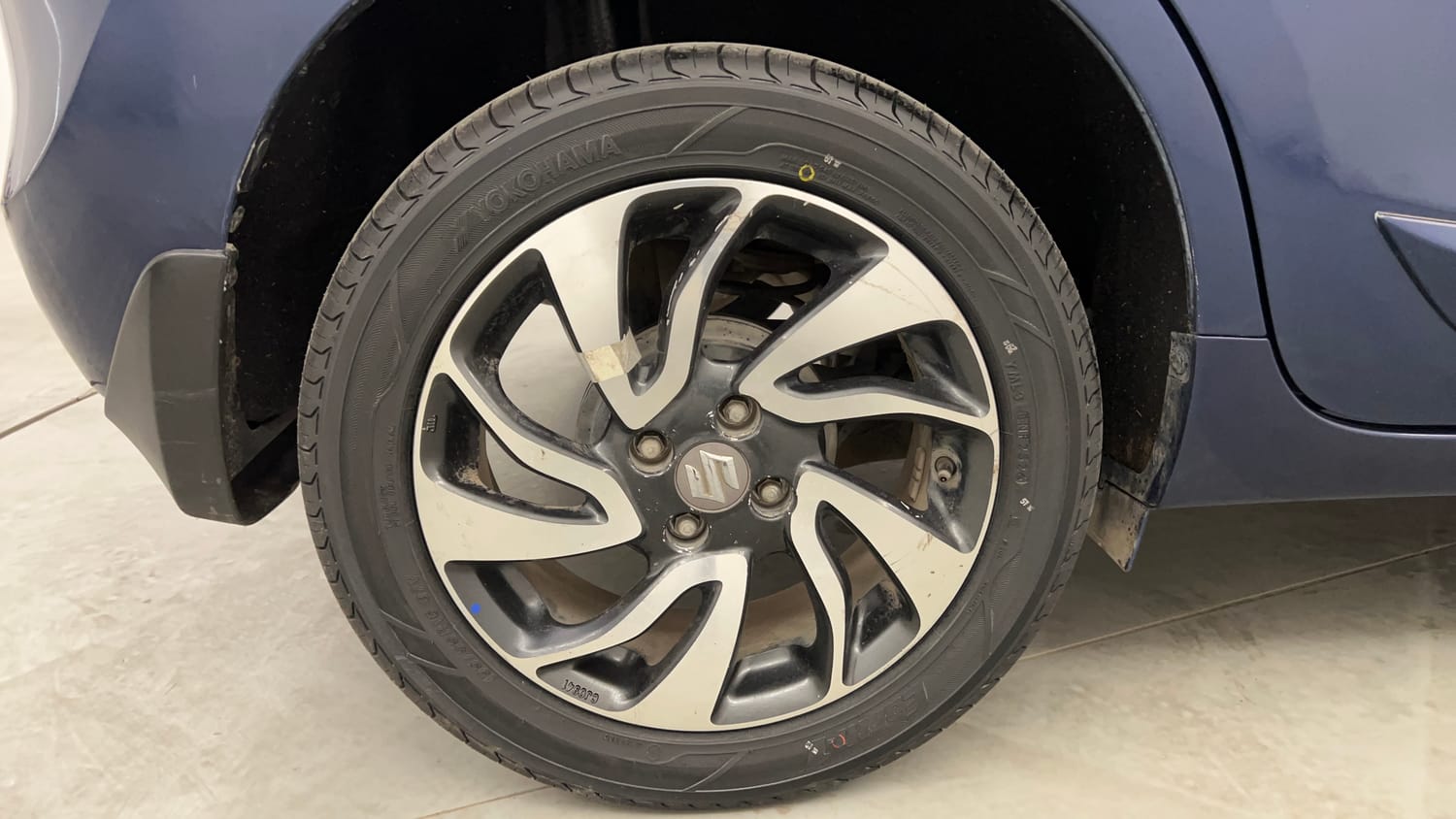 Used 2020 Maruti Suzuki Baleno Zeta Petrol Manual tyres RIGHT REAR TYRE RIM VIEW