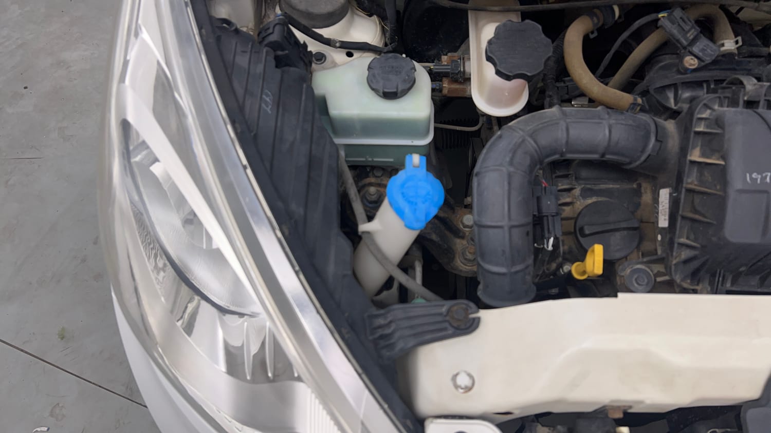 Used 2018 Hyundai Eon Era + AirBag Petrol Manual engine ENGINE RIGHT SIDE VIEW