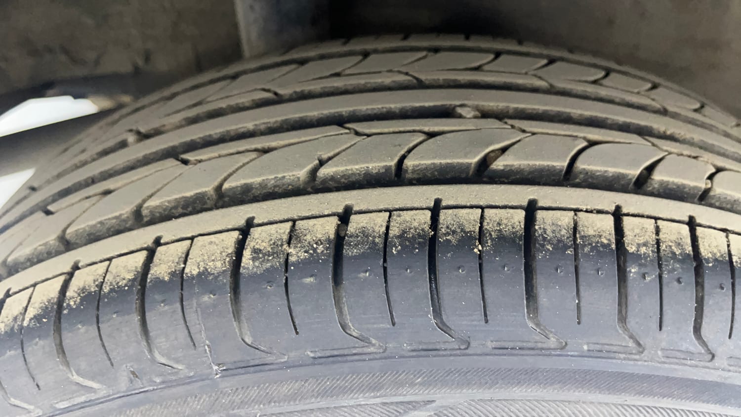 Used 2018 Honda Amaze 1.2 S MT Petrol Petrol Manual tyres RIGHT REAR TYRE TREAD VIEW