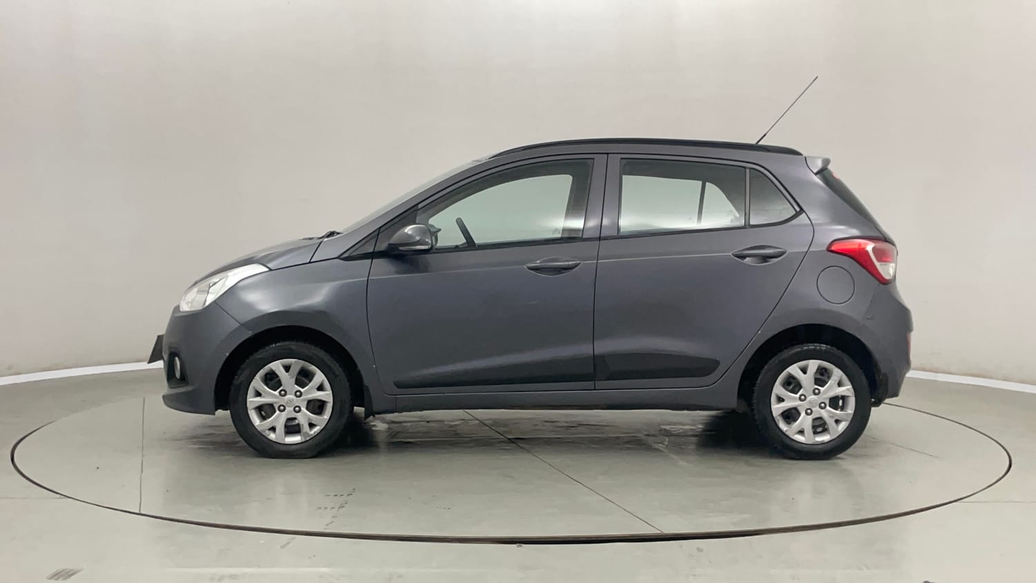 Used 2016 Hyundai Grand i10 Sportz 1.2 Kappa VTVT Petrol Manual exterior LEFT SIDE VIEW