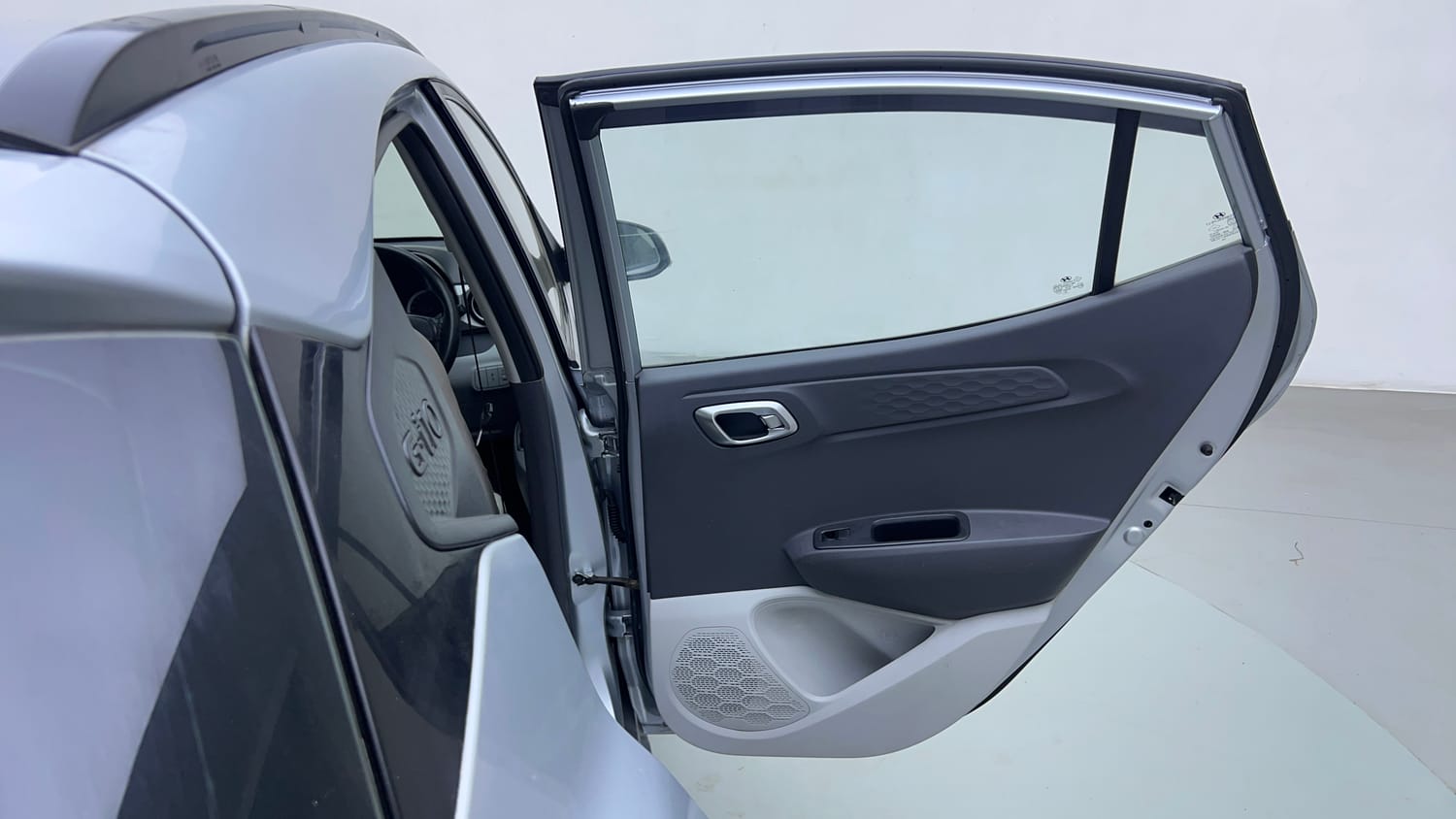 Used 2017 Maruti Suzuki Ertiga VXI CNG Cng Manual interior RIGHT REAR DOOR OPEN VIEW