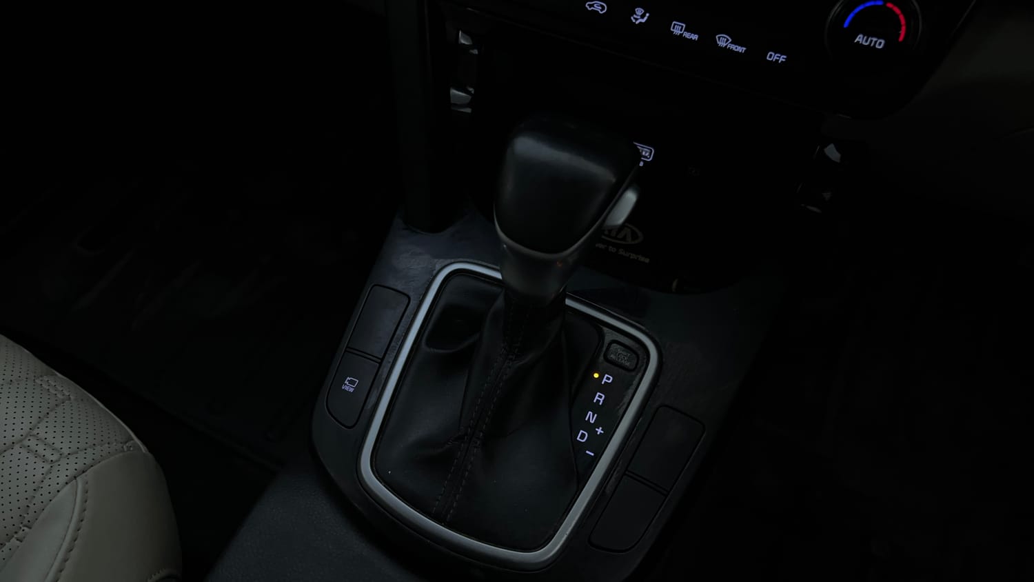 Used 2020 Kia Seltos HTX IVT 1.5 Dual Tone Petrol Automatic interior GEAR  KNOB VIEW