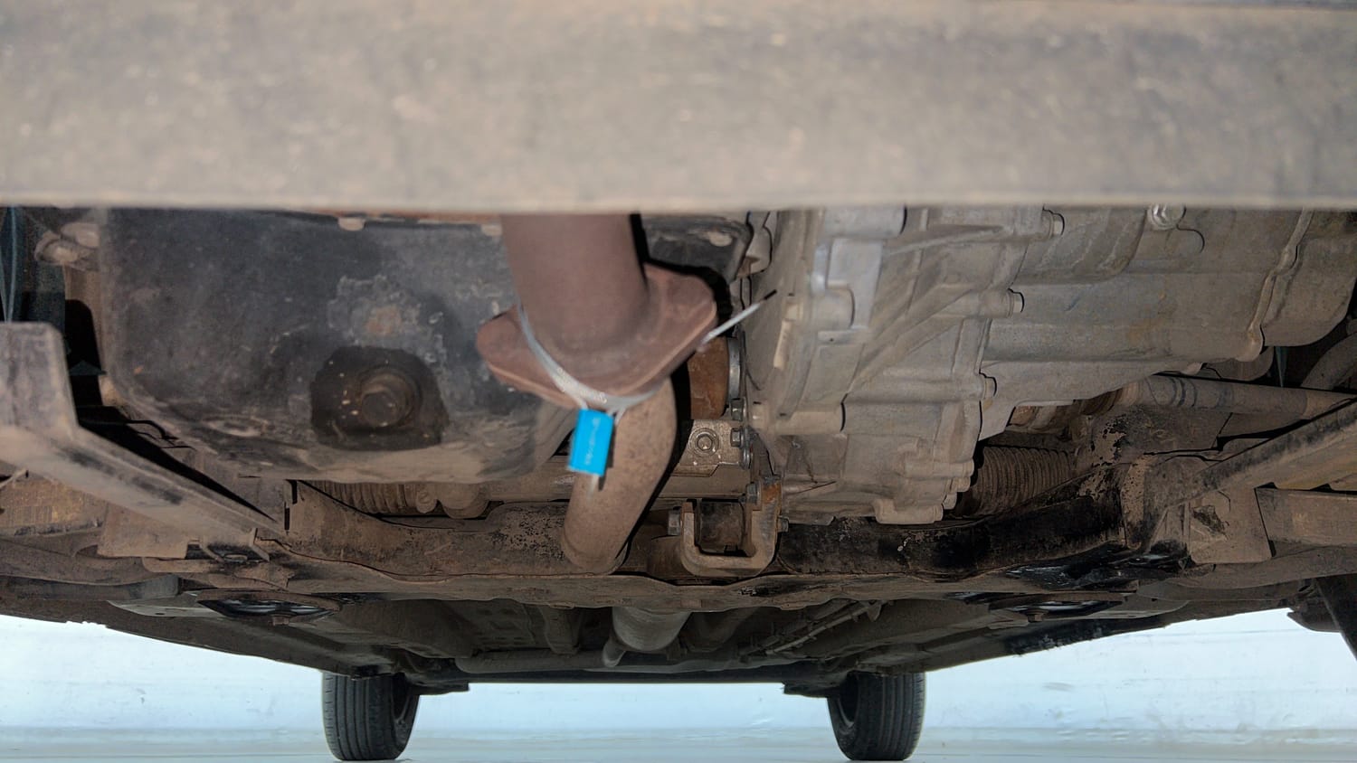 Used 2023 Tata Punch Adventure RHYTHM PACK MT Petrol + CNG (Outside Fitted) Cng Manual extra FRONT LEFT UNDERBODY VIEW