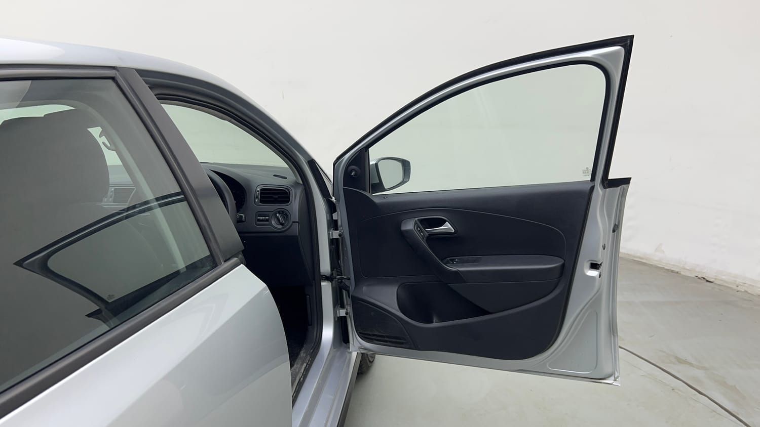 Used 2022 Volkswagen Polo Trendline 1.0L MPI Petrol Manual interior RIGHT FRONT DOOR OPEN VIEW