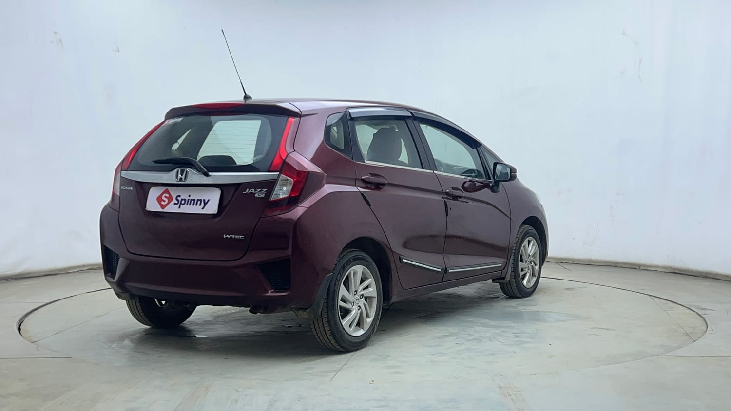 Used 2018 Honda Jazz V Petrol Petrol Manual exterior RIGHT REAR CORNER VIEW
