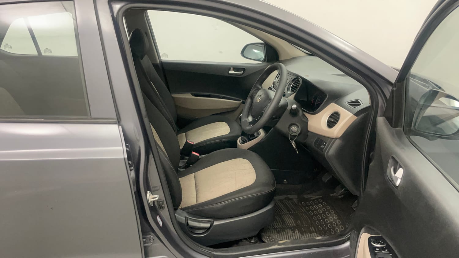 Used 2016 Hyundai Grand i10 Sportz 1.2 Kappa VTVT Petrol Manual interior RIGHT SIDE FRONT DOOR CABIN VIEW