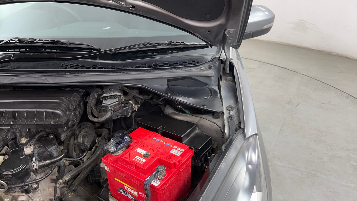 Used 2019 Tata Tigor Revotron XZA Petrol Automatic engine ENGINE LEFT SIDE HINGE & APRON VIEW