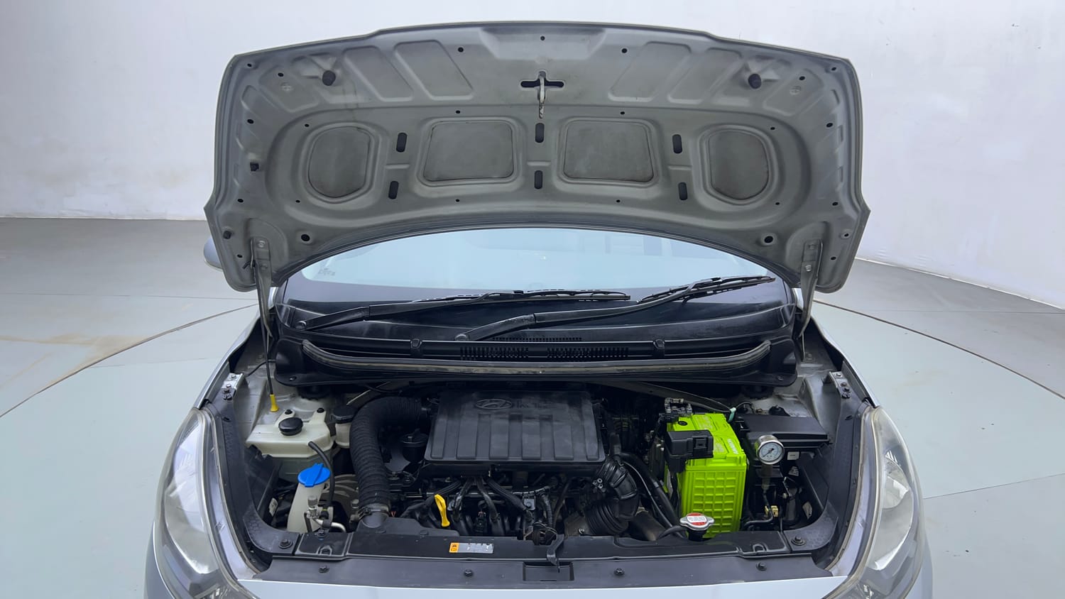 Used 2017 Maruti Suzuki Ertiga VXI CNG Cng Manual engine ENGINE & BONNET OPEN FRONT VIEW