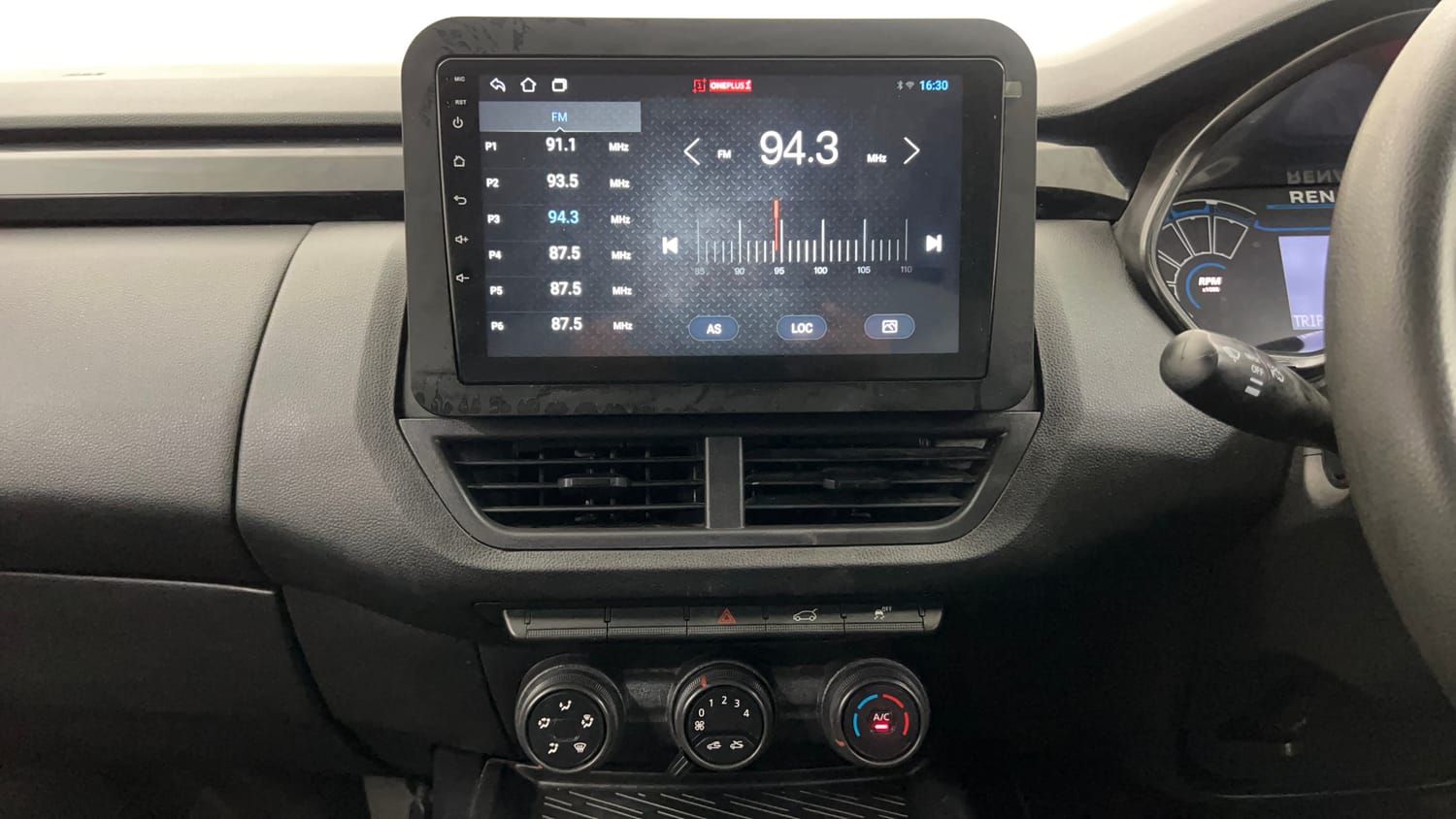 Used 2023 Renault Kiger RXE MT Petrol Manual interior MUSIC SYSTEM & AC CONTROL VIEW