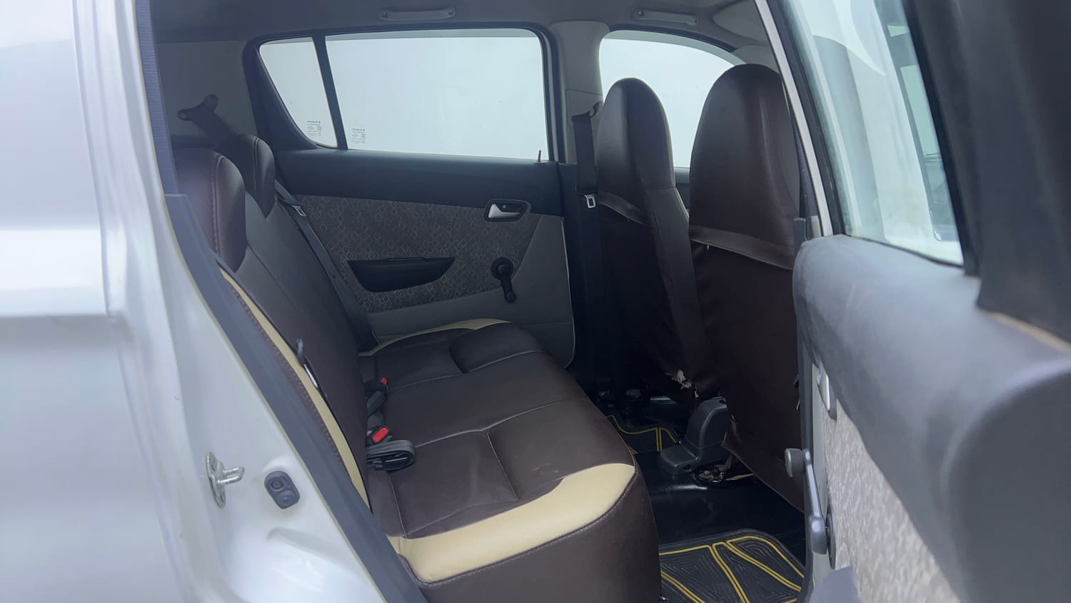 Used 2017 Maruti Suzuki Alto 800 LXi Petrol Manual interior RIGHT SIDE REAR DOOR CABIN VIEW