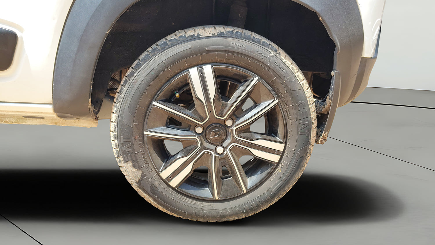 Used 2024 Renault Kwid CLIMBER 1.0 AMT Dual Tone Petrol Automatic tyres LEFT REAR TYRE RIM VIEW