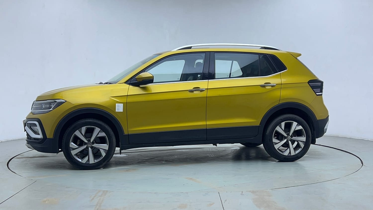 Used 2022 Volkswagen Taigun Topline 1.0 TSI MT Petrol Manual exterior LEFT SIDE VIEW