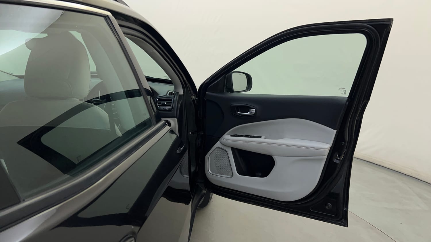 Used 2018 Jeep Compass Limited 1.4 Petrol AT Petrol Automatic interior RIGHT FRONT DOOR OPEN VIEW
