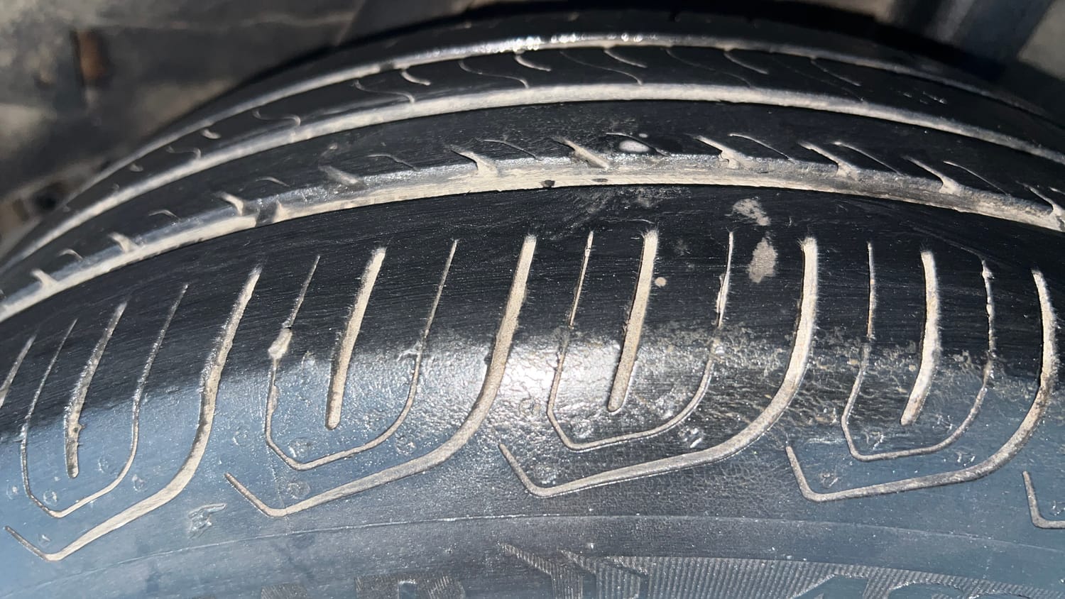 Used 2015 Honda City V Petrol Manual tyres LEFT REAR TYRE TREAD VIEW