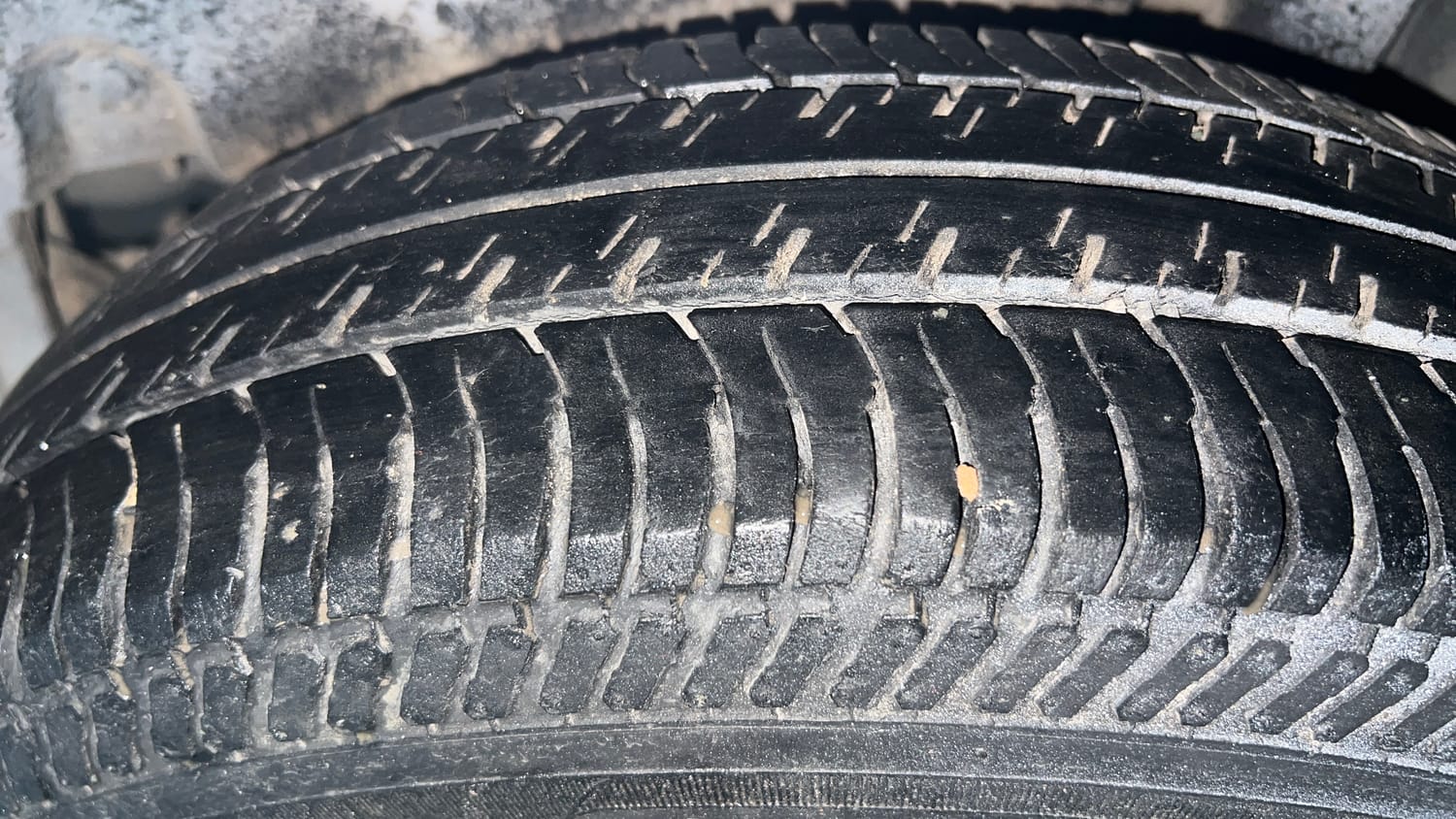 Used 2017 Maruti Suzuki Swift Lxi (O) Petrol Manual tyres LEFT REAR TYRE TREAD VIEW