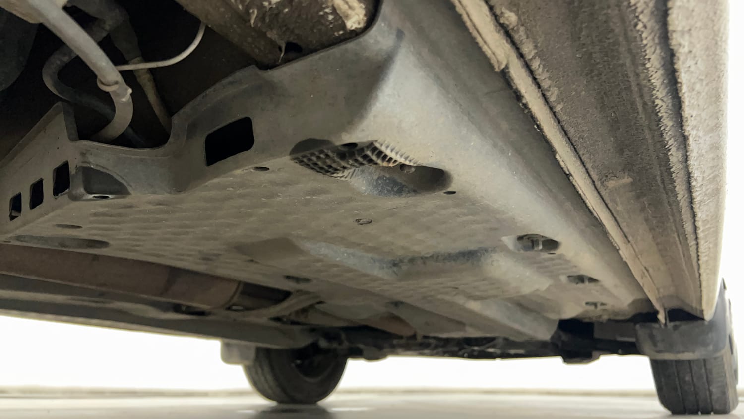 Used 2019 Volkswagen Ameo Comfortline 1.0L (P) Petrol Manual extra REAR RIGHT UNDERBODY VIEW
