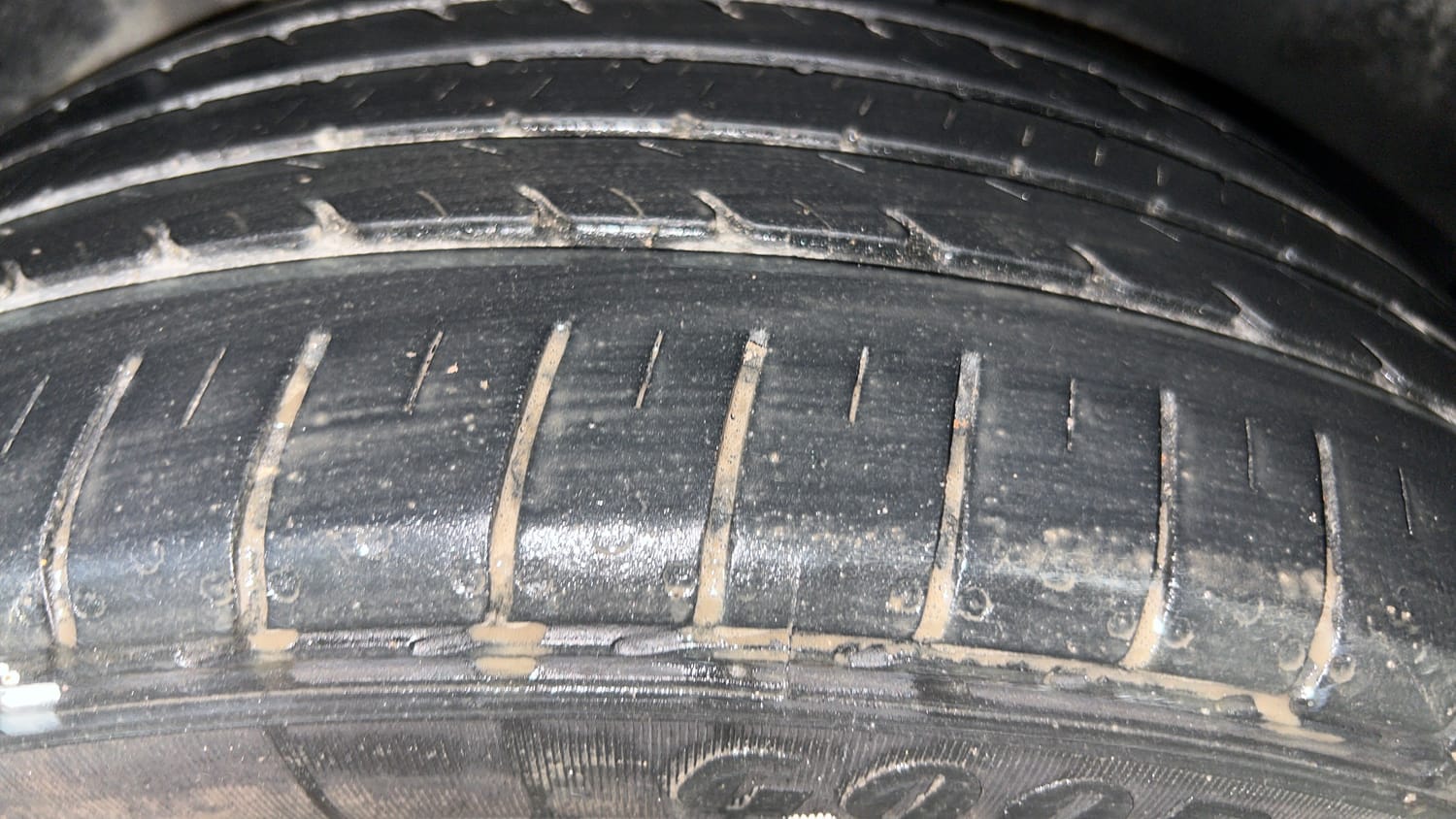 Used 2021 Skoda Rapid Style AT Petrol Automatic tyres RIGHT REAR TYRE TREAD VIEW