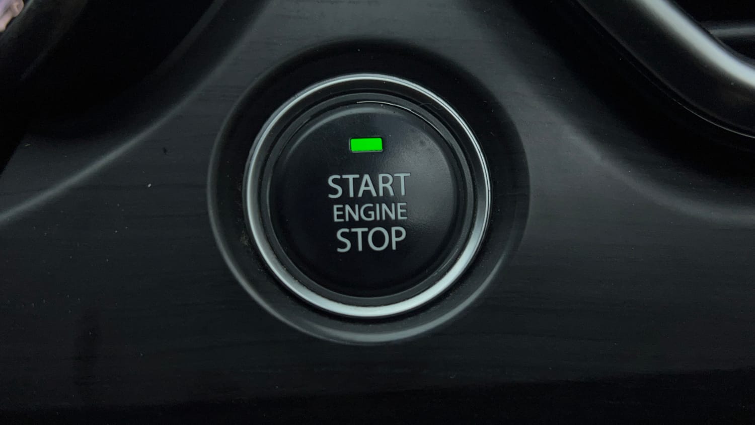 Used 2022 Tata Safari XZA Plus Diesel Automatic top_features Keyless start