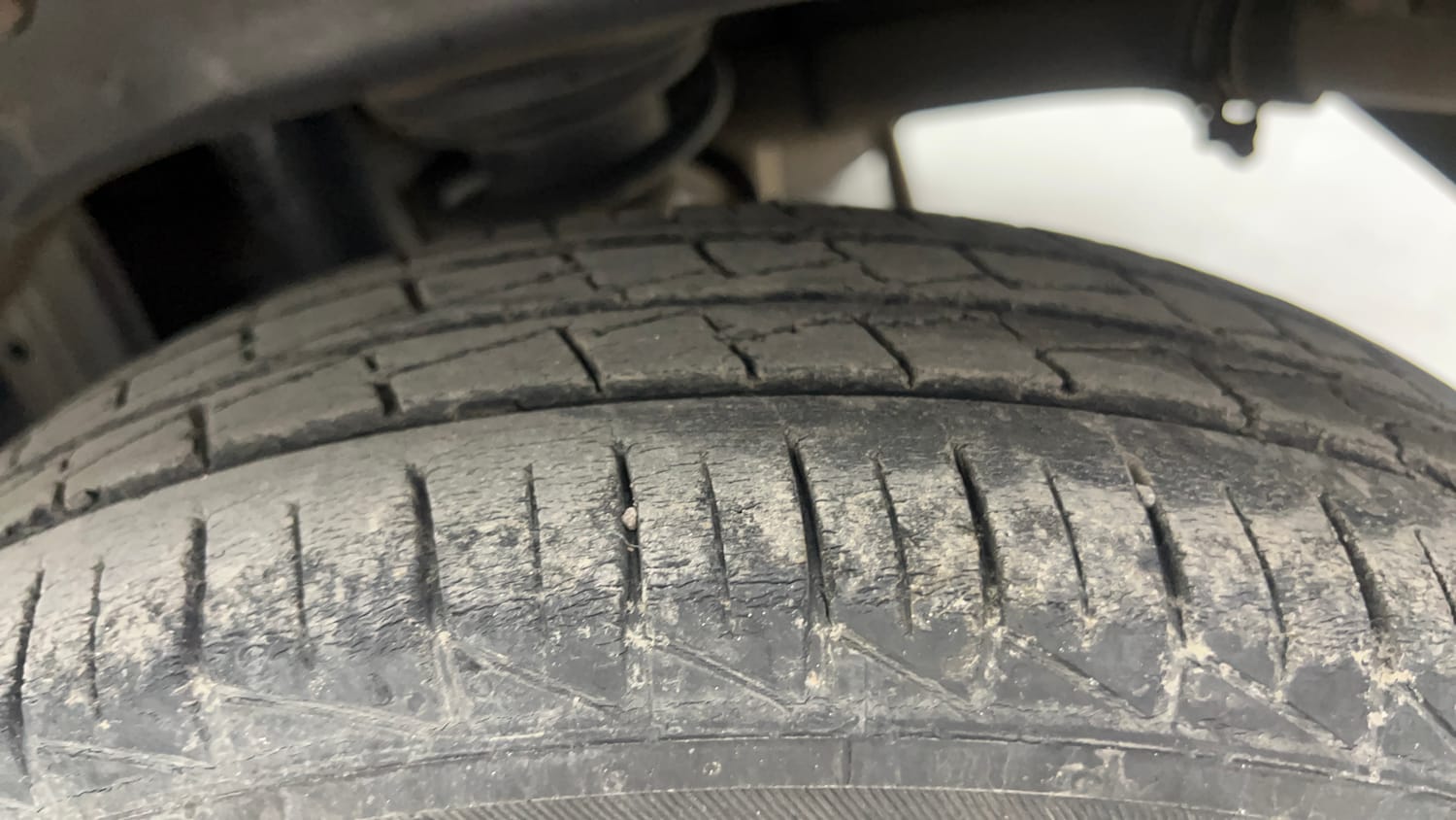 Used 2022 Maruti Suzuki Alto 800 Vxi Plus Petrol Manual tyres LEFT REAR TYRE TREAD VIEW