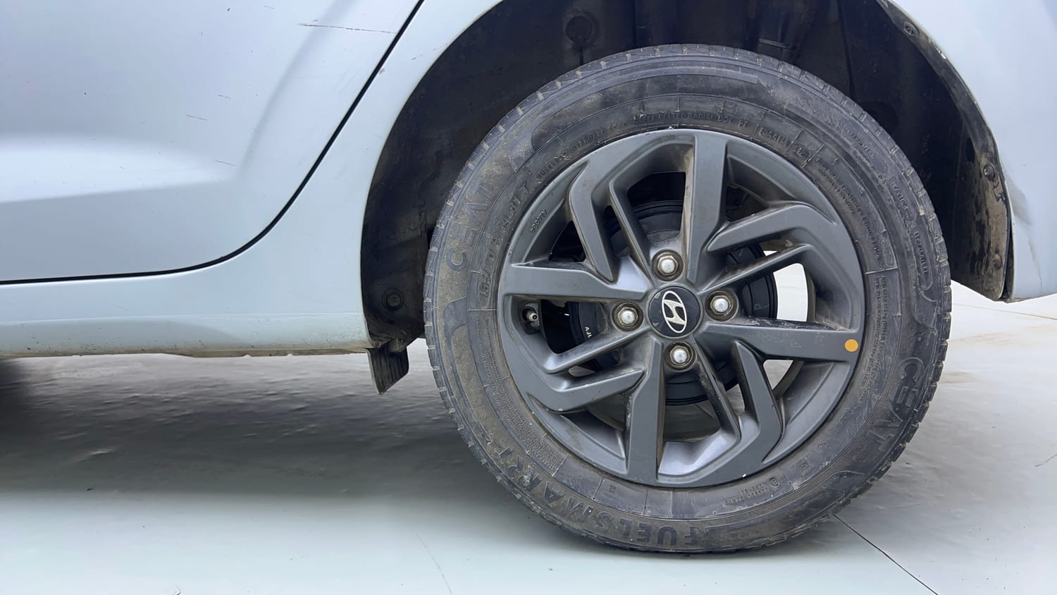 Used 2017 Maruti Suzuki Ertiga VXI CNG Cng Manual tyres LEFT REAR TYRE RIM VIEW