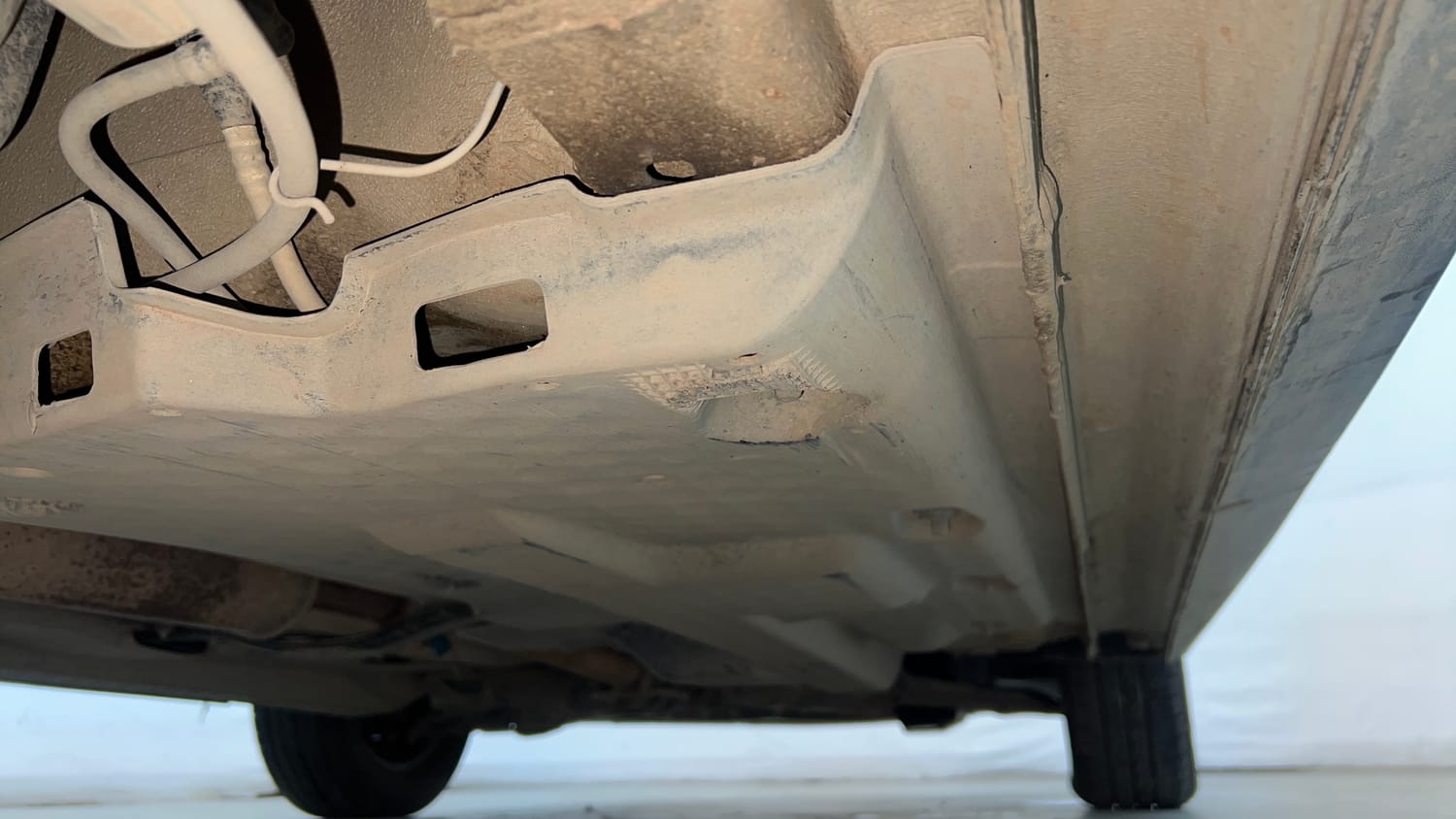 Used 2022 Volkswagen Polo Trendline 1.0L MPI Petrol Manual extra REAR RIGHT UNDERBODY VIEW