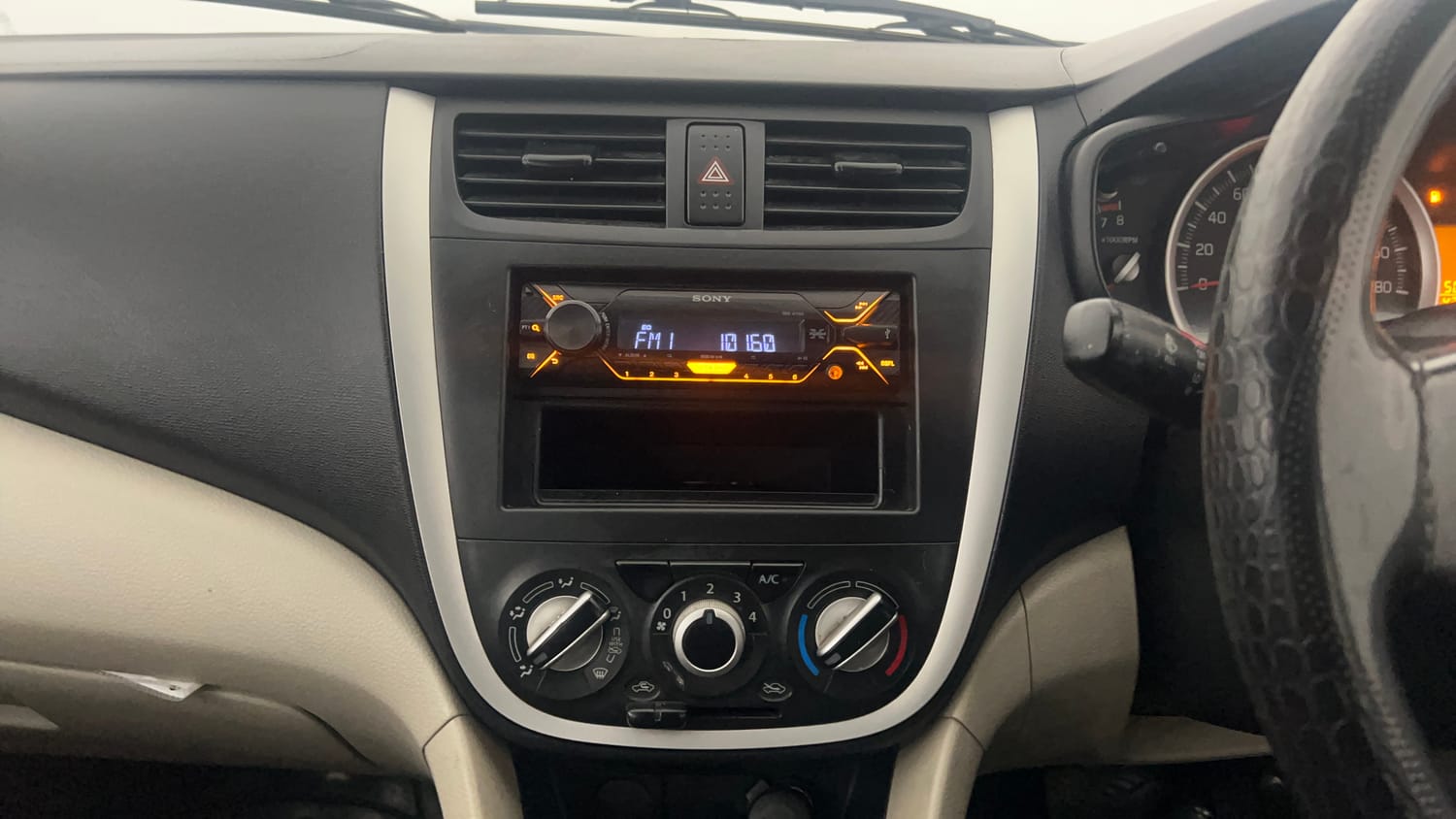 Used 2019 Maruti Suzuki Celerio VXi AMT Petrol Automatic interior MUSIC SYSTEM & AC CONTROL VIEW