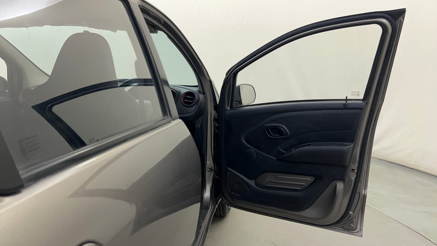 Used 2016 Datsun Redi-GO Sport Petrol Manual interior RIGHT FRONT DOOR OPEN VIEW