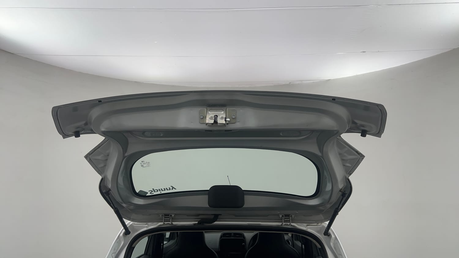 Used 2022 Renault Kwid RXT 1.0 AMT (O) Petrol Automatic interior DICKY DOOR OPEN VIEW