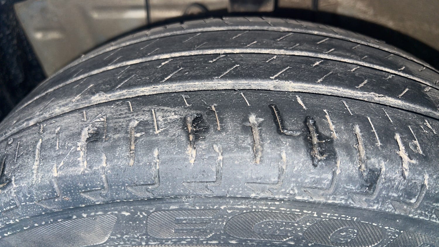 Used 2016 Toyota Etios Liva VD Diesel Manual tyres LEFT FRONT TYRE TREAD VIEW