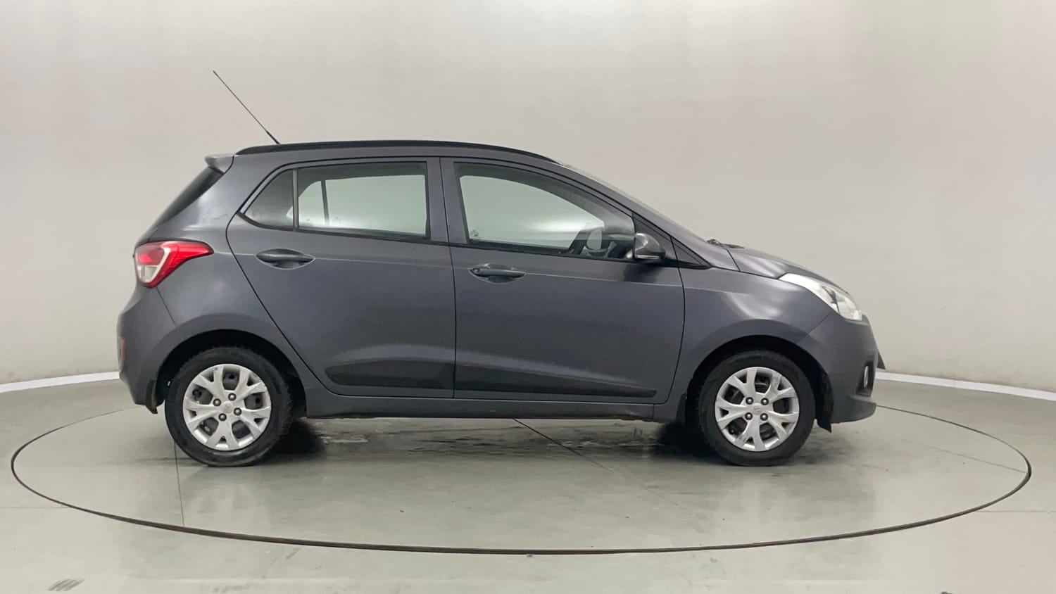 Used 2016 Hyundai Grand i10 Sportz 1.2 Kappa VTVT Petrol Manual exterior RIGHT SIDE VIEW