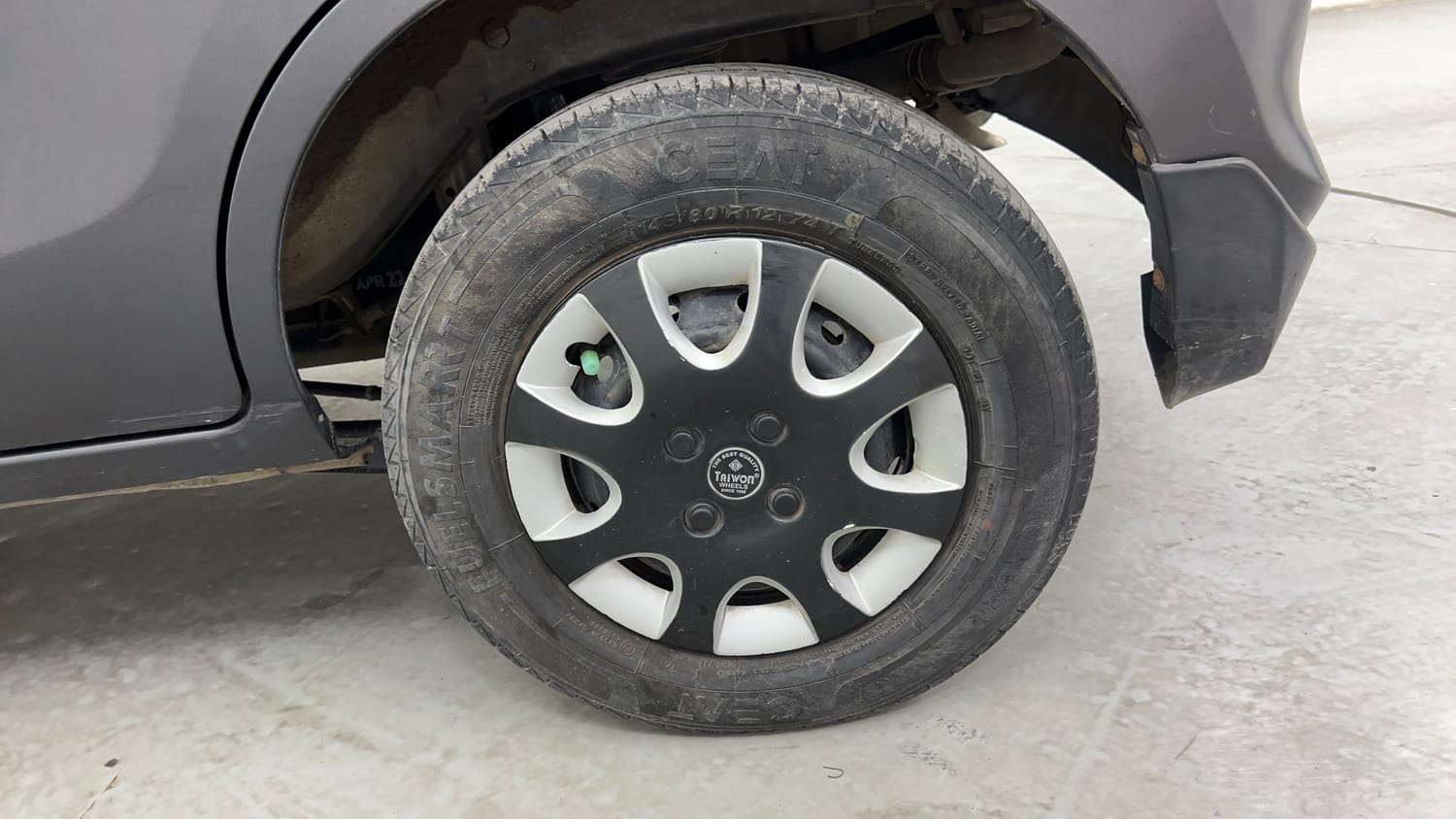 Used 2022 Maruti Suzuki Alto 800 Vxi Plus Petrol Manual tyres LEFT REAR TYRE RIM VIEW
