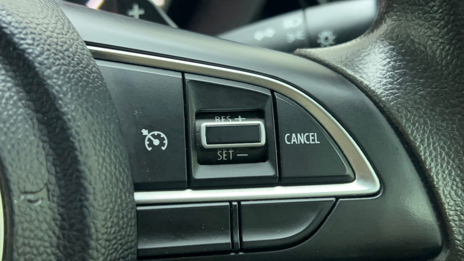 Used 2023 Maruti Suzuki Grand Vitara Zeta Smart Hybrid AT Petrol Automatic top_features Cruise control