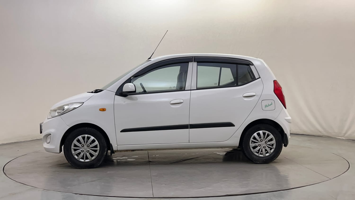 Used 2015 Hyundai i10 Sportz 1.1 iRDE2 Petrol Manual exterior LEFT SIDE VIEW