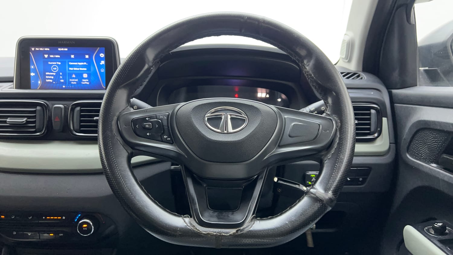 Used 2023 Tata Punch Adventure RHYTHM PACK MT Petrol + CNG (Outside Fitted) Cng Manual interior STEERING VIEW