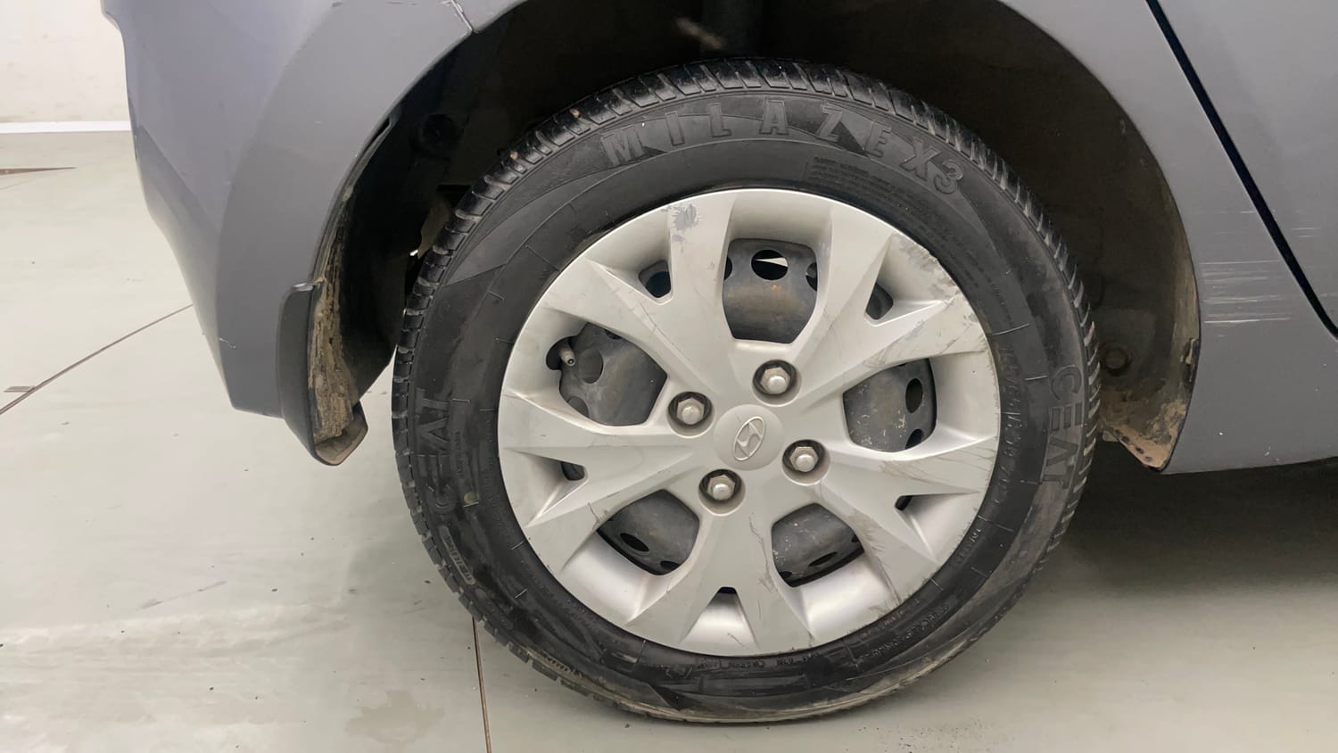 Used 2016 Hyundai Grand i10 Sportz 1.2 Kappa VTVT Petrol Manual tyres RIGHT REAR TYRE RIM VIEW