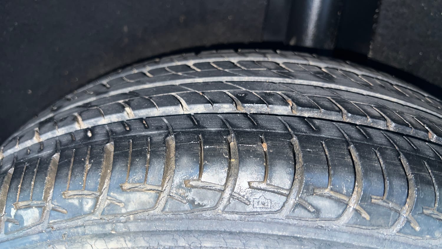 Used 2018 Maruti Suzuki Baleno Delta 1.2 Petrol Manual tyres LEFT REAR TYRE TREAD VIEW