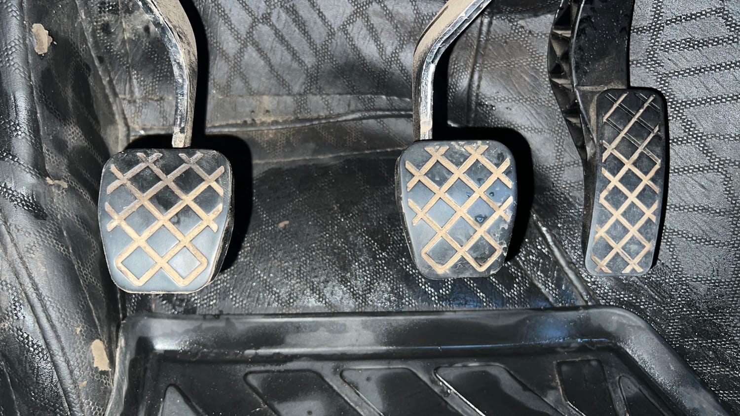 Used 2022 Volkswagen Taigun Topline 1.0 TSI MT Petrol Manual interior PEDALS VIEW