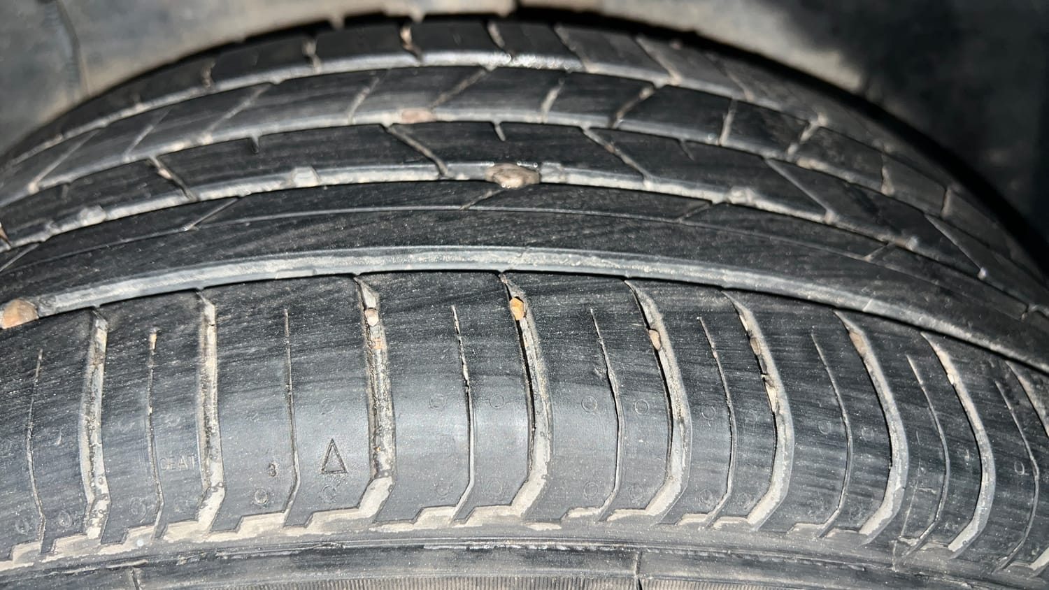 Used 2024 Tata Altroz XZ Plus (S) Dark Edition Diesel Diesel Manual tyres LEFT REAR TYRE TREAD VIEW