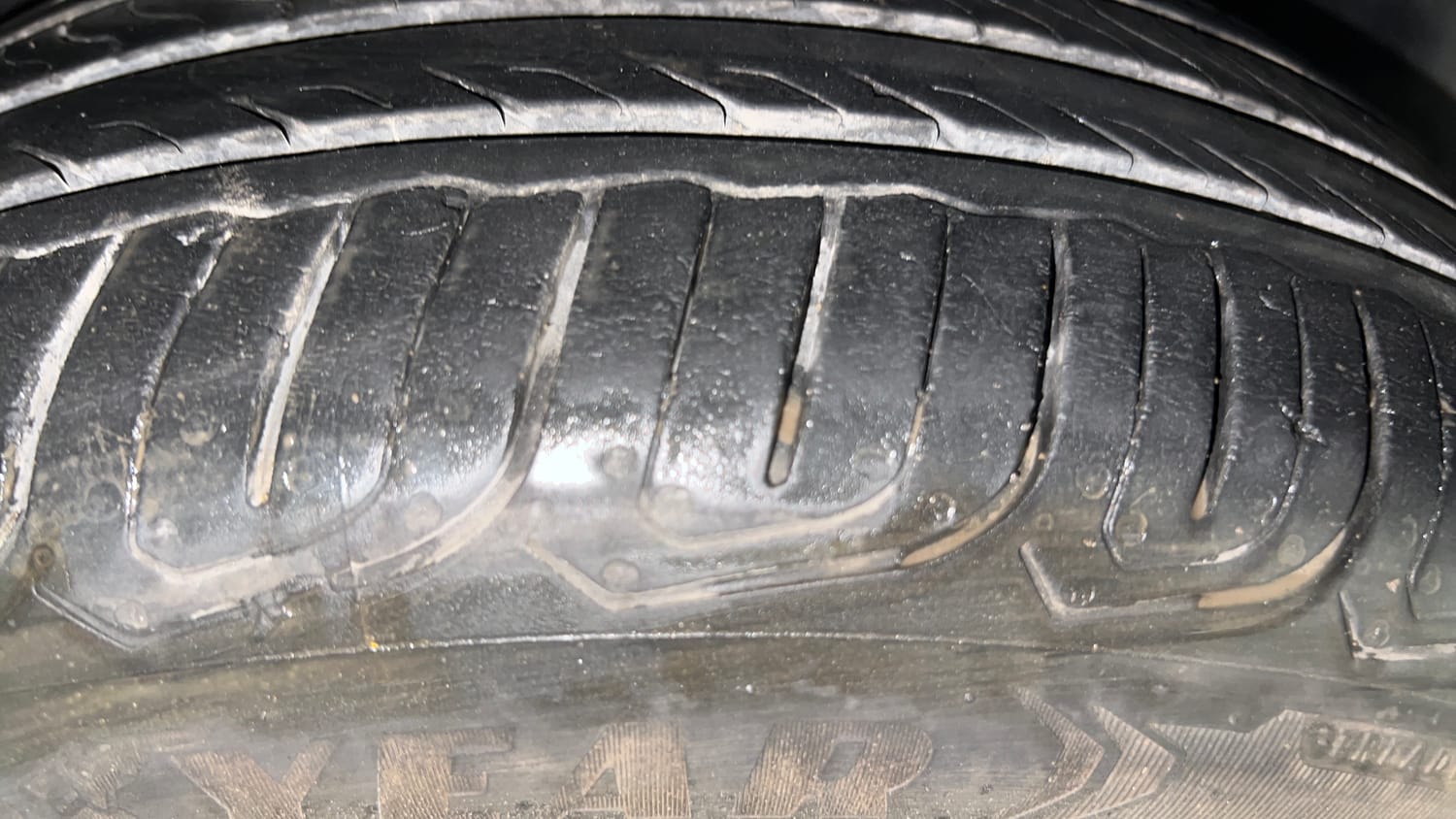 Used 2023 Tata Altroz XZ Diesel Diesel Manual tyres RIGHT FRONT TYRE TREAD VIEW