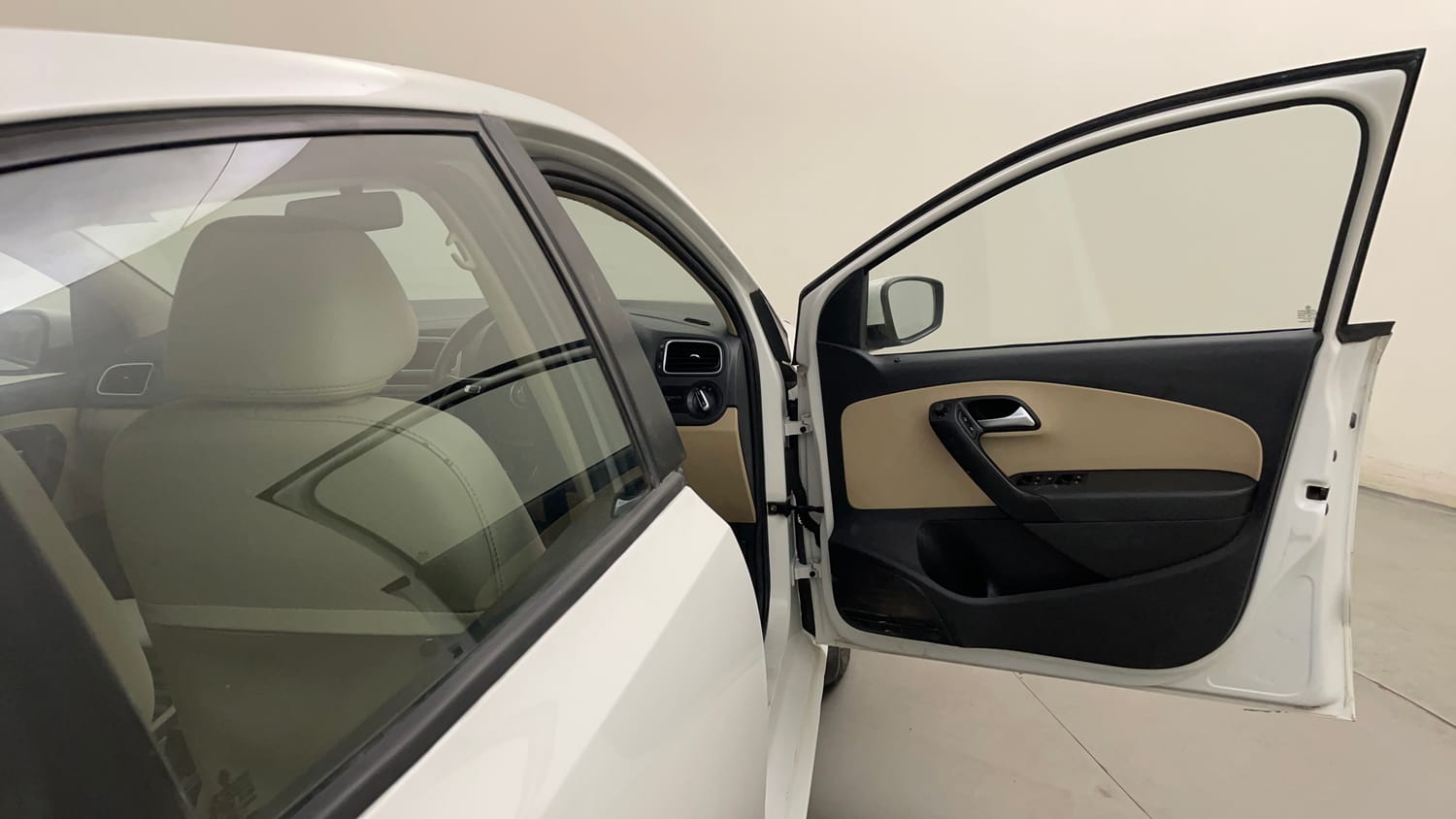 Used 2015 Volkswagen Polo Highline1.2L (P) Petrol Manual interior RIGHT FRONT DOOR OPEN VIEW