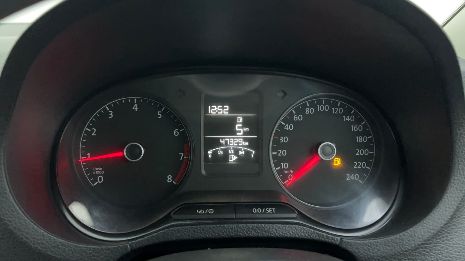 Used 2019 Volkswagen Ameo Comfortline 1.0L (P) Petrol Manual interior CLUSTERMETER VIEW