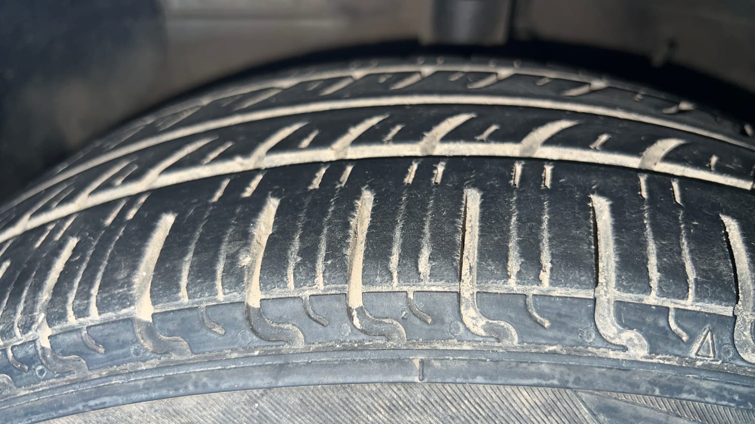 Used 2017 Maruti Suzuki Ertiga VXI CNG Cng Manual tyres LEFT FRONT TYRE TREAD VIEW