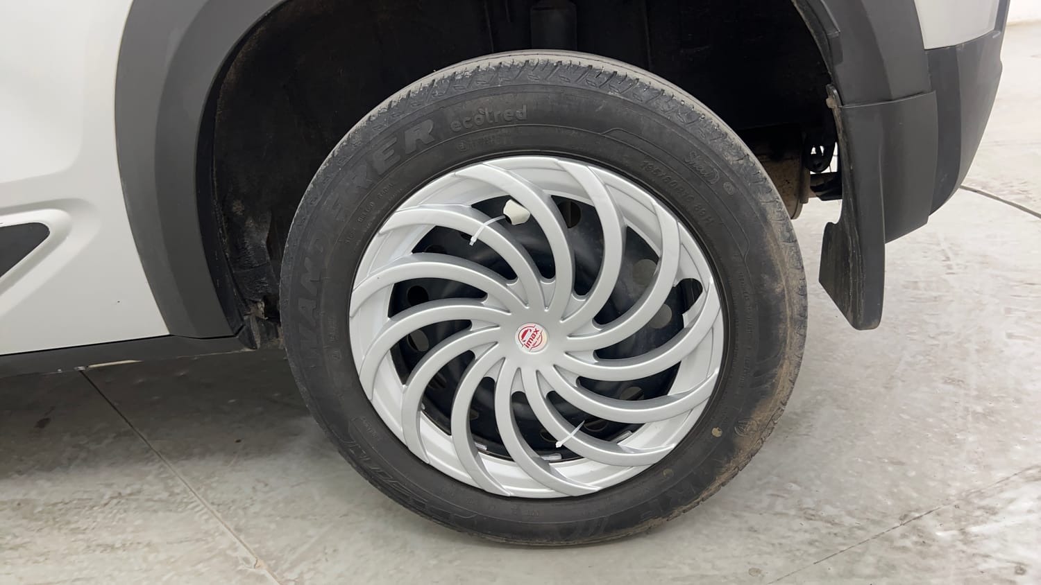 Used 2023 Renault Kiger RXE MT Petrol Manual tyres LEFT REAR TYRE RIM VIEW
