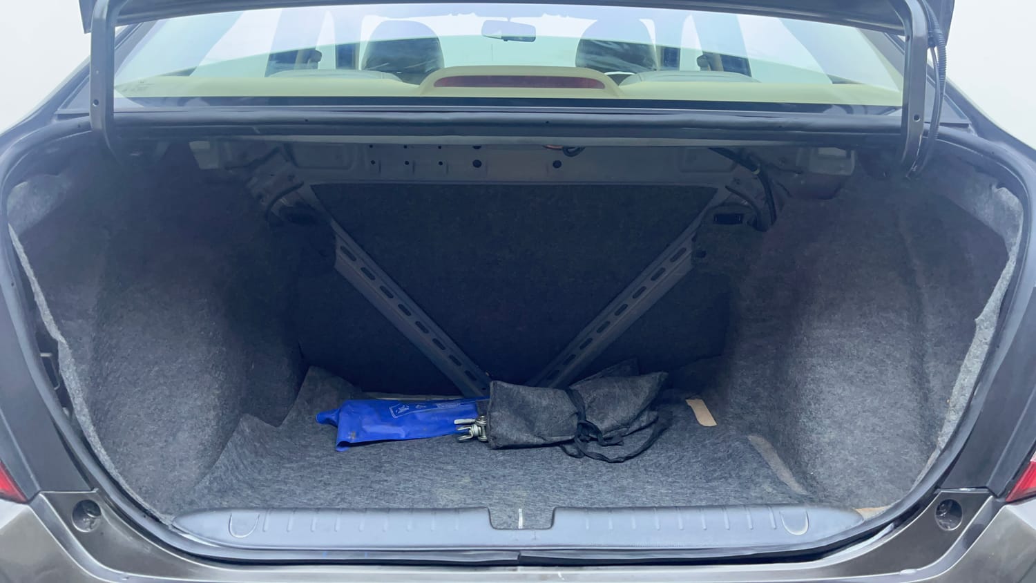Used 2018 Honda Amaze 1.2 S MT Petrol Petrol Manual interior DICKY INSIDE VIEW