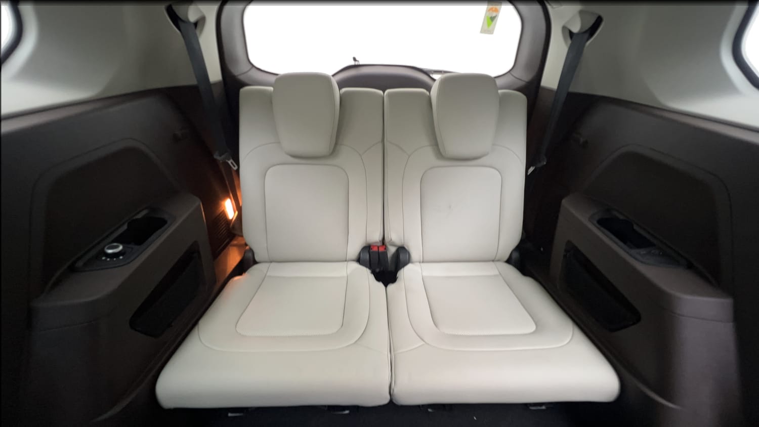 Used 2026 Tata Safari Accomplished X Automatic Petrol Automatic interior THIRD ROW SEAT